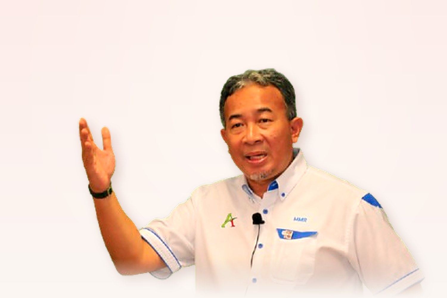 Hj. Mazlee Md. Ramli speaking at a programme session
